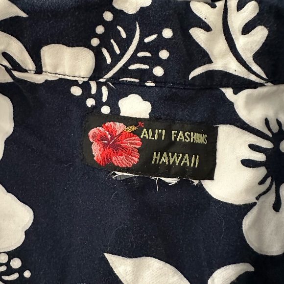 Hawaiian Floral Button Down Shirt - Picture 4 of 5